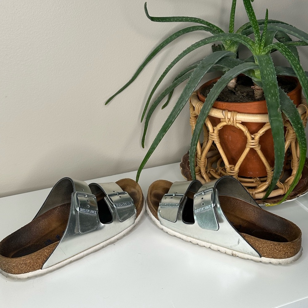 Birkenstock Arizona Sandals Silver Metallic Size 38 (US 7) Regular Fit - Picture 2 of 12
